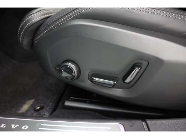 ボルボ Ｖ９０ Ｂ６ ＡＷＤ インスクリプション ４ＷＤ R3年 (近畿) 99