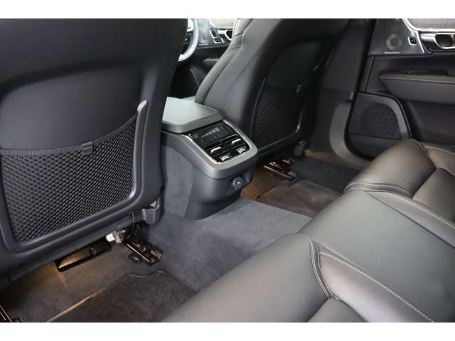 ボルボ Ｖ９０ Ｂ６ ＡＷＤ インスクリプション ４ＷＤ R3年 (近畿) 99