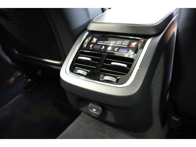 ボルボ Ｖ９０ Ｂ６ ＡＷＤ インスクリプション ４ＷＤ R3年 (近畿) 99