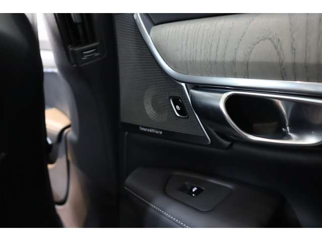 ボルボ Ｖ９０ Ｂ６ ＡＷＤ インスクリプション ４ＷＤ R3年 (近畿) 99