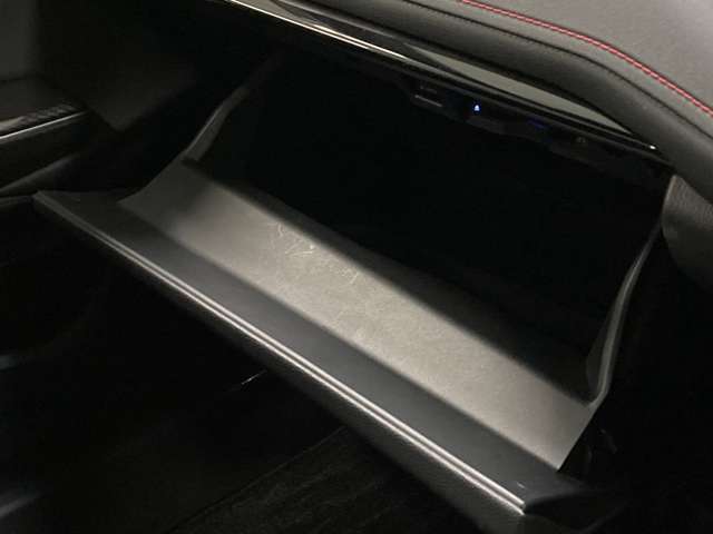 トヨタ クラウン　ハイブリッド ハイブリッド ２．５ ＲＳ ＦＯＵＲ リミテッド ４ＷＤ R2年 (北海道) 99