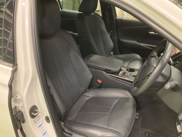 トヨタ クラウン　ハイブリッド ハイブリッド ２．５ ＲＳ ＦＯＵＲ リミテッド ４ＷＤ R2年 (北海道) 99