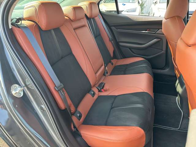 マツダ ＭＡＺＤＡ３　セダン １．８ ＸＤ レトロスポーツエディション ディーゼルターボ R6年 (近畿) 99