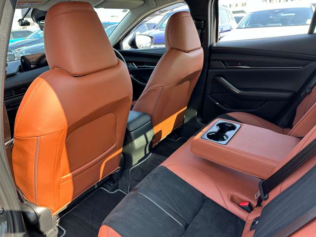 マツダ ＭＡＺＤＡ３　セダン １．８ ＸＤ レトロスポーツエディション ディーゼルターボ R6年 (近畿) 99