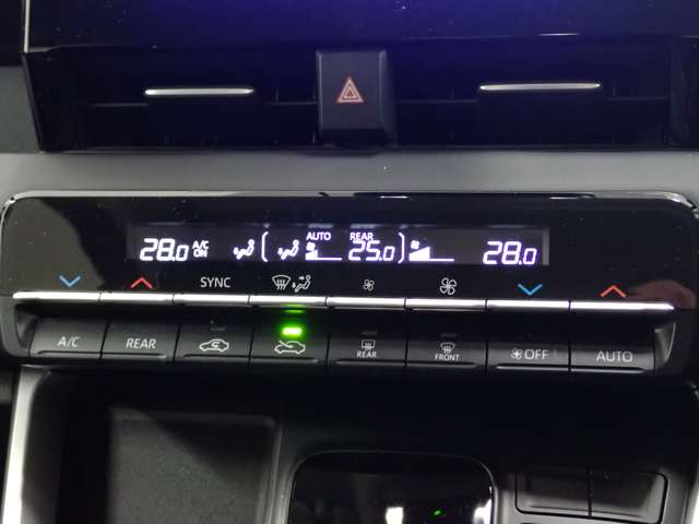 トヨタ ノア １．８ ハイブリッド Ｇ R4年 (関東) 99