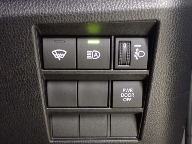 トヨタ ノア １．８ ハイブリッド Ｇ R4年 (関東) 99