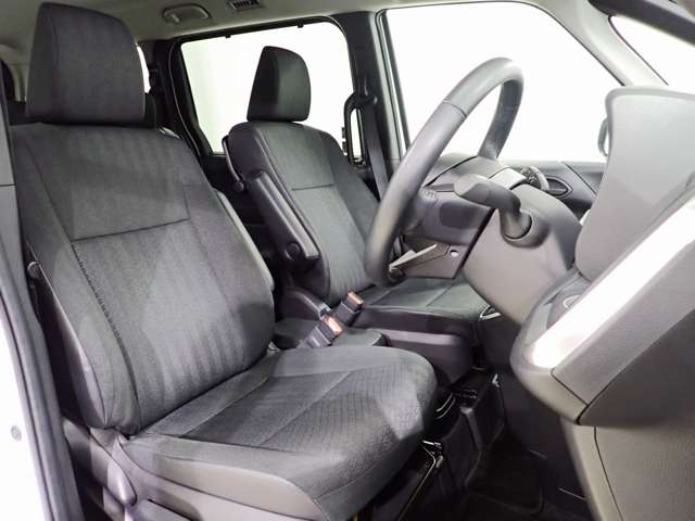 トヨタ ノア １．８ ハイブリッド Ｇ R4年 (関東) 99