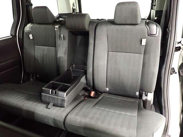 トヨタ ノア １．８ ハイブリッド Ｇ R4年 (関東) 99