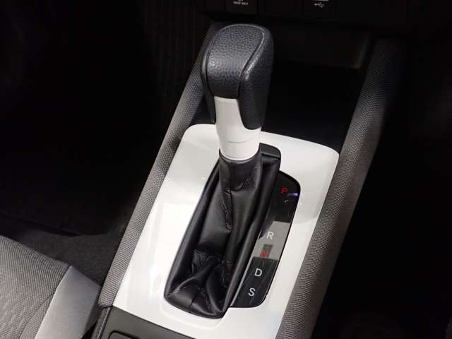 ホンダ フィット １．３ クロスター R2年 (関東) 99