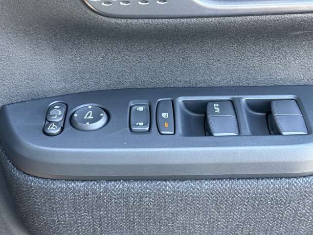 ホンダ Ｎ　ＢＯＸ カスタム ６６０ R6年 (近畿) 99