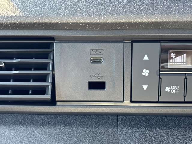 ホンダ Ｎ　ＢＯＸ カスタム ６６０ R6年 (近畿) 99