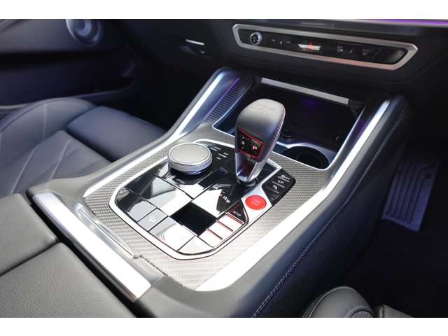 ＢＭＷ ＸＭ ４．４ ４ＷＤ R6年 (近畿) 99