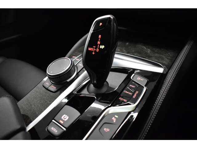 ＢＭＷ ５シリーズ ５４０Ｉ Ｘドライブ Ｍスポーツ ４ＷＤ R1年 (関東) 99