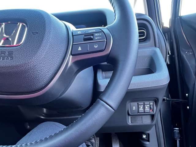 ホンダ フリード　ハイブリッド １．５ Ｅ：ＨＥＶ クロスター R6年 (東海) 99