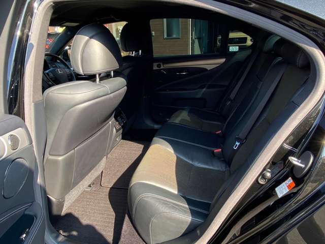 レクサス ＬＳハイブリッド ６００Ｈ Ｆスポーツ ４ＷＤ H27年 (関東) 99