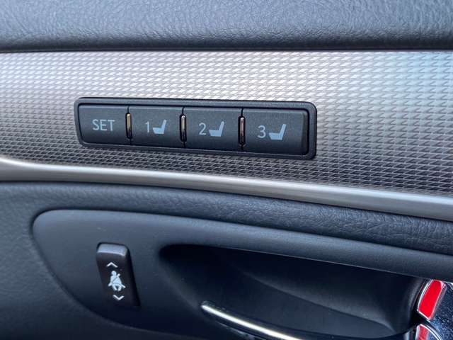 レクサス ＬＳハイブリッド ６００Ｈ Ｆスポーツ ４ＷＤ H27年 (関東) 99