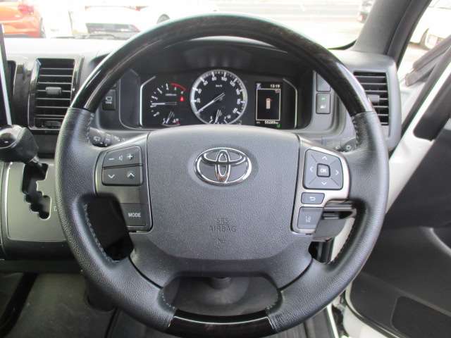 トヨタ ハイエースバン ２．８ マルチロールトランスポーター タイプＩ ロング ディーゼルターボ ４ＷＤ R3年 (中国) 99