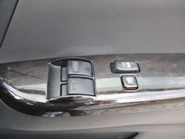 トヨタ ハイエースバン ２．８ マルチロールトランスポーター タイプＩ ロング ディーゼルターボ ４ＷＤ R3年 (中国) 99