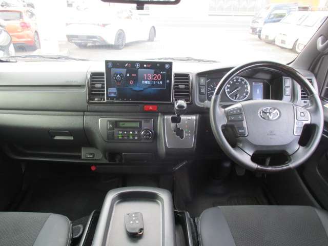 トヨタ ハイエースバン ２．８ マルチロールトランスポーター タイプＩ ロング ディーゼルターボ ４ＷＤ R3年 (中国) 99