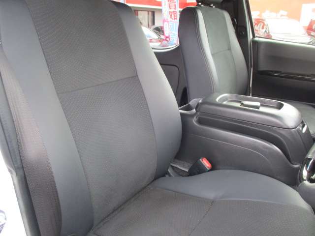 トヨタ ハイエースバン ２．８ マルチロールトランスポーター タイプＩ ロング ディーゼルターボ ４ＷＤ R3年 (中国) 99