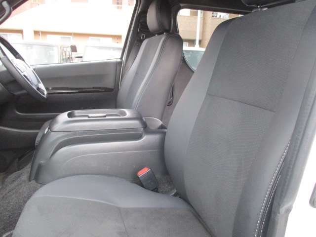 トヨタ ハイエースバン ２．８ マルチロールトランスポーター タイプＩ ロング ディーゼルターボ ４ＷＤ R3年 (中国) 99