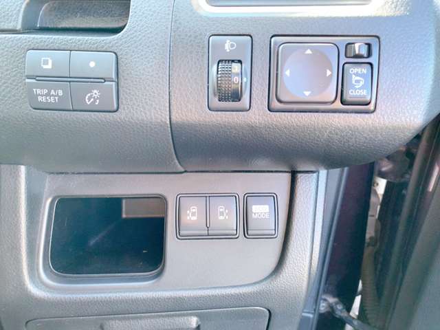 日産 セレナ ２．０ ハイウェイスター Ｓ－ＨＹＢＲＩＤ H24年 (九州・沖縄) 99