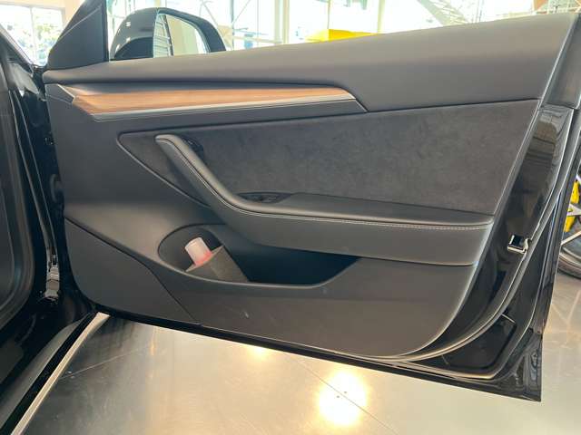 テスラ モデル３ ロングレンジ R3年 (関東) 99