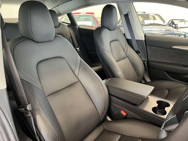 テスラ モデル３ ロングレンジ R3年 (関東) 99