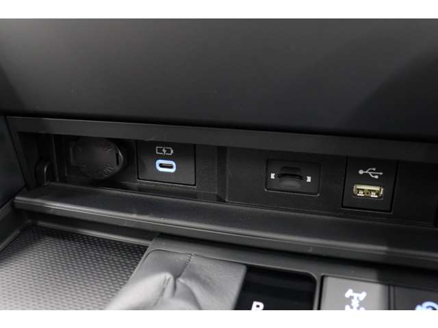 トヨタ ランドクルーザー ３．３ ＧＲスポーツ ディーゼルターボ ４ＷＤ R6年 (東海) 99