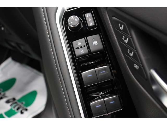 トヨタ ランドクルーザー ３．３ ＧＲスポーツ ディーゼルターボ ４ＷＤ R6年 (東海) 99