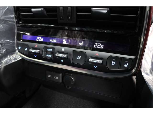 トヨタ ランドクルーザー ３．３ ＧＲスポーツ ディーゼルターボ ４ＷＤ R6年 (東海) 99