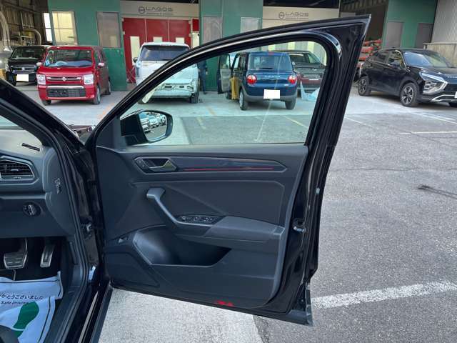 フォルクスワーゲン Ｔ－ＲＯＣ ＴＤＩ スポーツ ディーゼルターボ R2年 (東海) 99