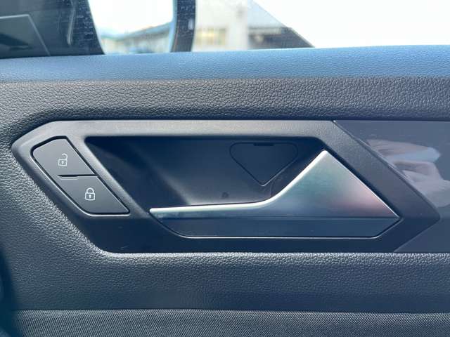 フォルクスワーゲン Ｔ－ＲＯＣ ＴＤＩ スポーツ ディーゼルターボ R2年 (東海) 99