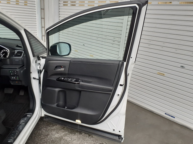 ホンダ オデッセイ　ハイブリッド ２．０ Ｅ：ＨＥＶ アブソルート ＥＸ ブラックエディション R5年 (甲信越・北陸) 99