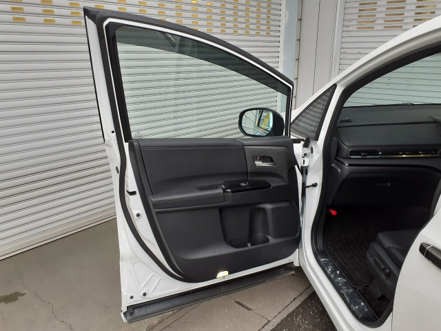 ホンダ オデッセイ　ハイブリッド ２．０ Ｅ：ＨＥＶ アブソルート ＥＸ ブラックエディション R5年 (甲信越・北陸) 99