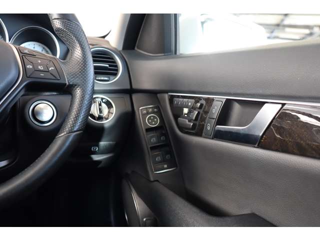 メルセデスベンツ Ｃクラス Ｃ１８０　アバンギャルド H25年 (近畿) 99