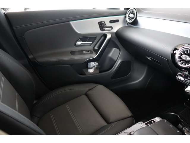 メルセデスベンツ ＣＬＡクラス ＣＬＡ２００Ｄ ＡＭＧライン ディーゼルターボ R1年 (近畿) 99