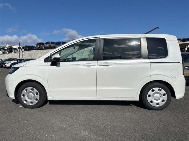 ホンダ フリード　ハイブリッド １．５ Ｅ：ＨＥＶ エアー R6年 (近畿) 99