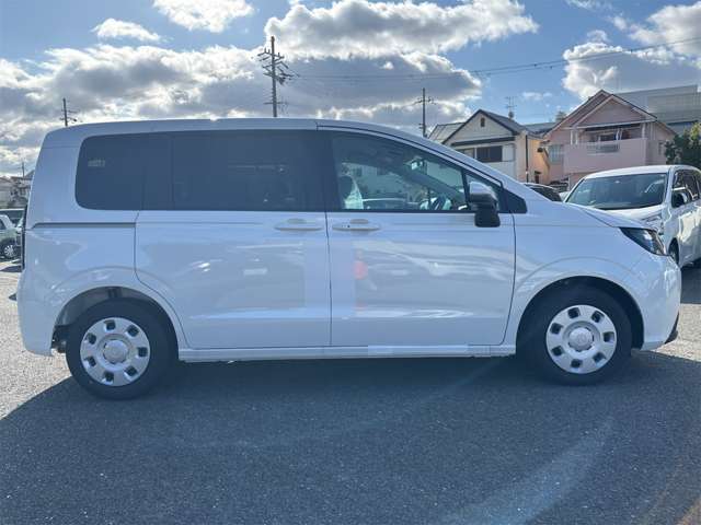 ホンダ フリード　ハイブリッド １．５ Ｅ：ＨＥＶ エアー R6年 (近畿) 99