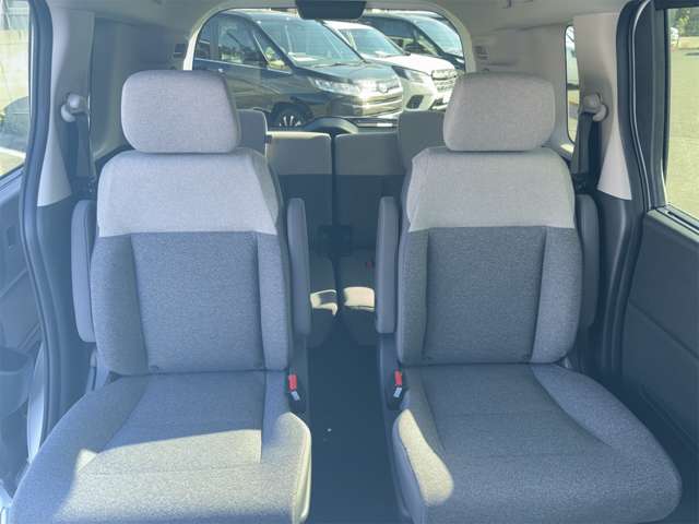 ホンダ フリード　ハイブリッド １．５ Ｅ：ＨＥＶ エアー R6年 (近畿) 99