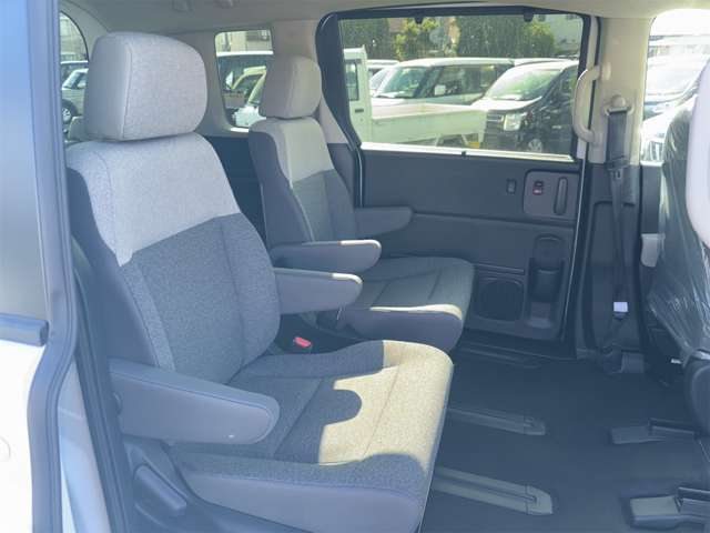 ホンダ フリード　ハイブリッド １．５ Ｅ：ＨＥＶ エアー R6年 (近畿) 99