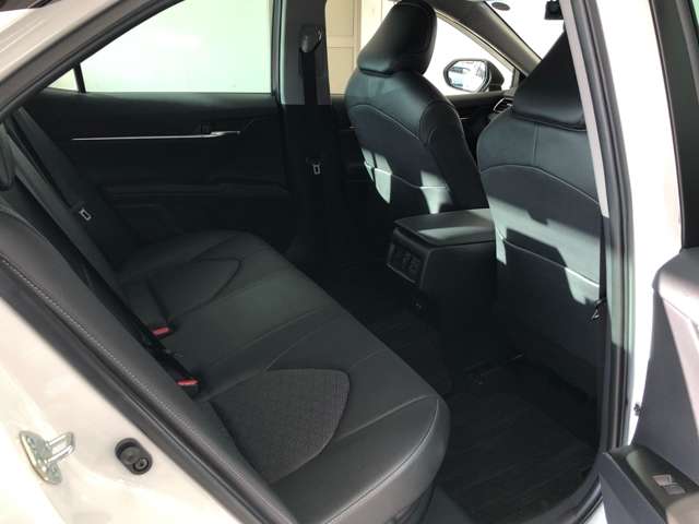 トヨタ カムリ ２．５ ＷＳ レザーパッケージ Ｅ－ＦＯＵＲ ４ＷＤ R3年 (北海道) 99