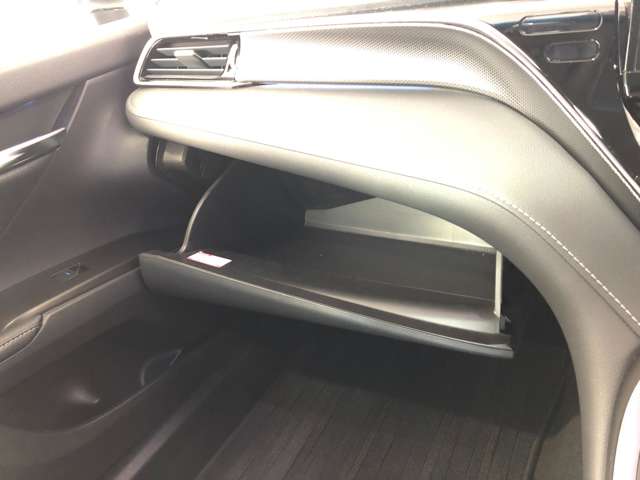 トヨタ カムリ ２．５ ＷＳ レザーパッケージ Ｅ－ＦＯＵＲ ４ＷＤ R3年 (北海道) 99