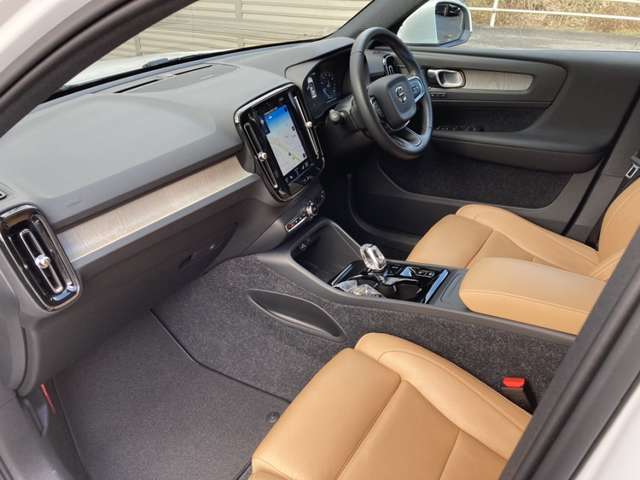 ボルボ ＸＣ４０ Ｔ４ ＡＷＤ インスクリプション ４ＷＤ R1年 (東北) 99