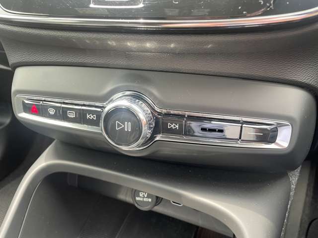 ボルボ ＸＣ４０リチャージ アルティメット シングルモーター R5年 (東北) 99