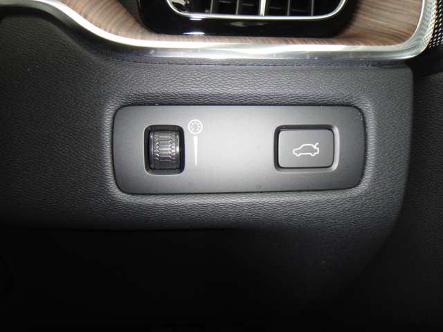 ボルボ ＸＣ６０ リチャージ アルティメット Ｔ６ ＡＷＤ プラグイン ハイブリッド ４ＷＤ R6年 (東北) 99