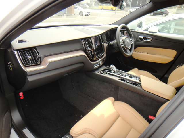 ボルボ ＸＣ６０ リチャージ アルティメット Ｔ６ ＡＷＤ プラグイン ハイブリッド ４ＷＤ R6年 (東北) 99