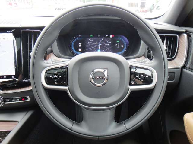 ボルボ ＸＣ６０ リチャージ アルティメット Ｔ６ ＡＷＤ プラグイン ハイブリッド ４ＷＤ R6年 (東北) 99