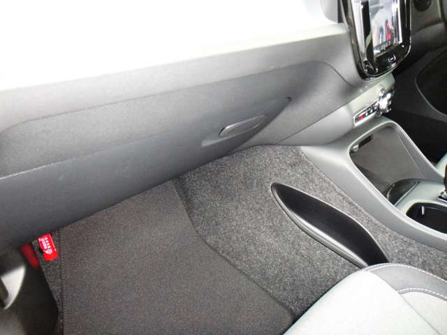 ボルボ ＸＣ４０ プラス Ｂ４ ＡＷＤ ４ＷＤ R5年 (東北) 99