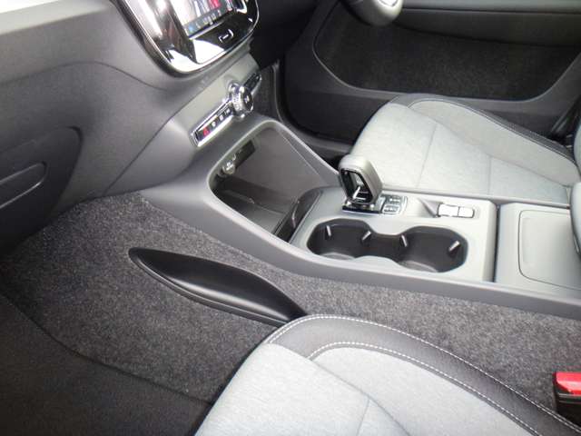 ボルボ ＸＣ４０ プラス Ｂ４ ＡＷＤ ４ＷＤ R5年 (東北) 99